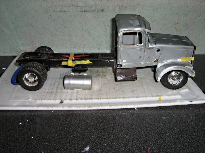 White-Truck W81m6r2jh7x